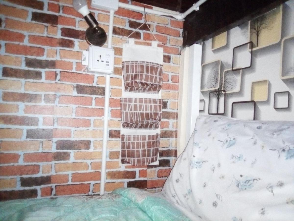 Ban Kru Ae mixed dorm Bed & Breakfast Bangkok Bagian luar foto