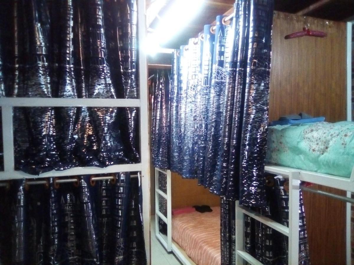 Ban Kru Ae mixed dorm Bed & Breakfast Bangkok Bagian luar foto