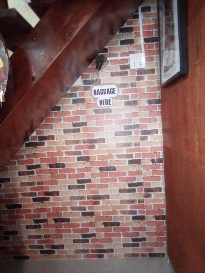 Ban Kru Ae mixed dorm Bed & Breakfast Bangkok Bagian luar foto