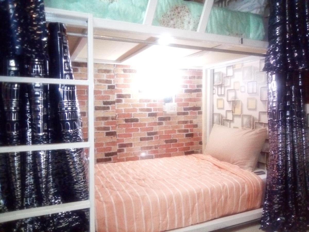 Ban Kru Ae mixed dorm Bed & Breakfast Bangkok Bagian luar foto